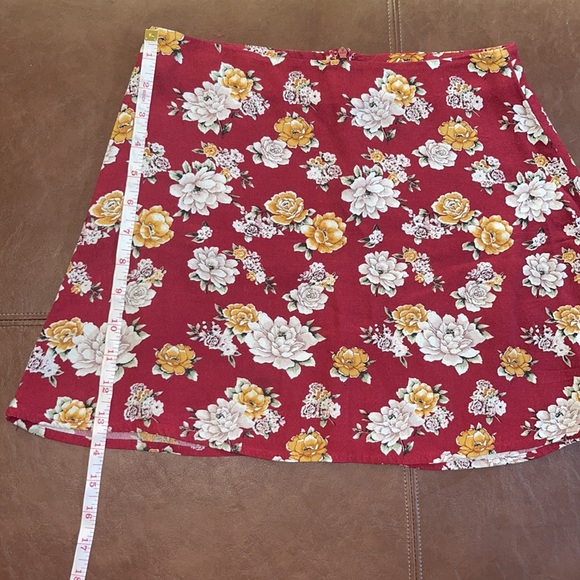 Vintage Red Floral Skirt - Picture 5 of 6
